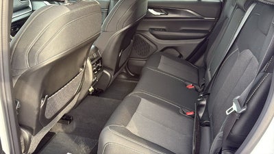 2027 Jeep Grand Cherokee GRAND CHEROKEE LAREDO X 4X2