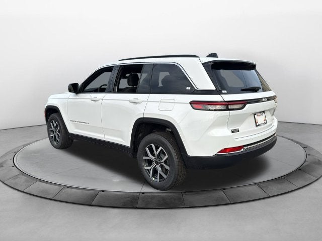 2027 Jeep Grand Cherokee GRAND CHEROKEE LAREDO X 4X2
