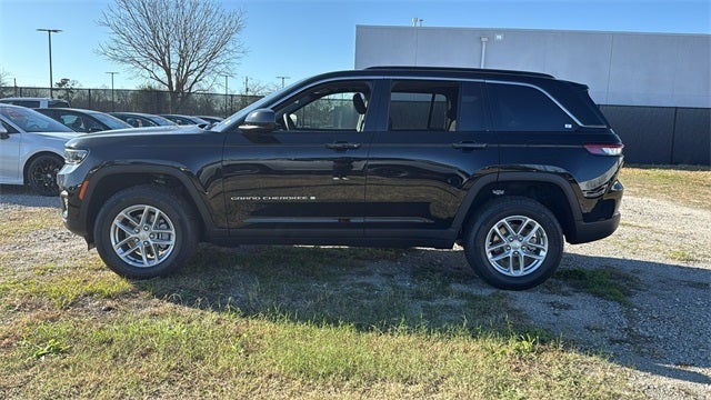 2025 Jeep Grand Cherokee GRAND CHEROKEE LAREDO X 4X2