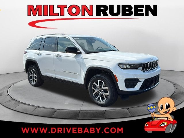 2027 Jeep Grand Cherokee GRAND CHEROKEE LAREDO X 4X2
