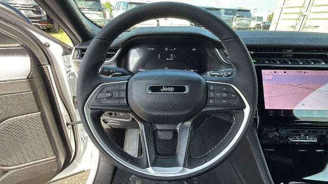 2027 Jeep Grand Cherokee GRAND CHEROKEE LAREDO X 4X2