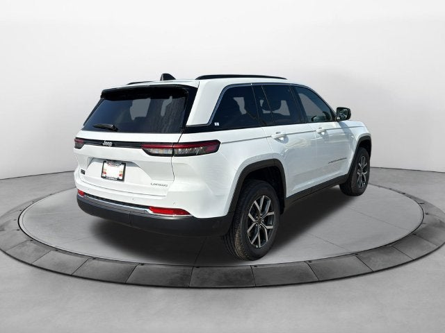 2027 Jeep Grand Cherokee GRAND CHEROKEE LAREDO X 4X2