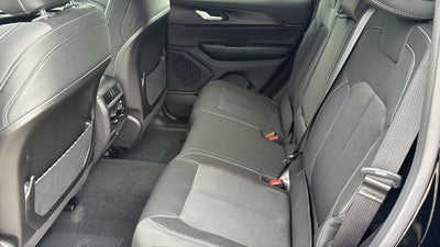 2027 Jeep Grand Cherokee GRAND CHEROKEE LAREDO X 4X2