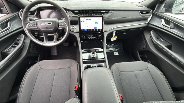 2027 Jeep Grand Cherokee GRAND CHEROKEE LAREDO X 4X2