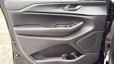 2027 Jeep Grand Cherokee GRAND CHEROKEE LAREDO X 4X2