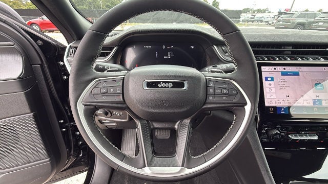 2027 Jeep Grand Cherokee GRAND CHEROKEE LAREDO X 4X2