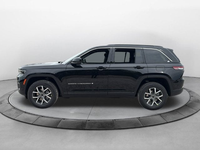 2027 Jeep Grand Cherokee GRAND CHEROKEE LAREDO X 4X2