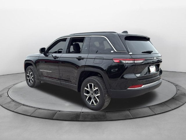 2027 Jeep Grand Cherokee GRAND CHEROKEE LAREDO X 4X2