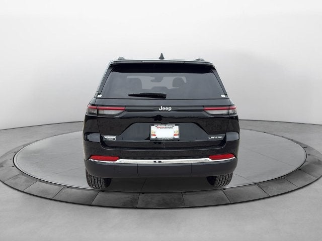 2027 Jeep Grand Cherokee GRAND CHEROKEE LAREDO X 4X2