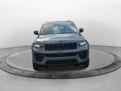 2027 Jeep Grand Cherokee Laredo Altitude