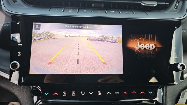 2027 Jeep Grand Cherokee Laredo Altitude