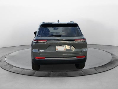 2027 Jeep Grand Cherokee Laredo Altitude