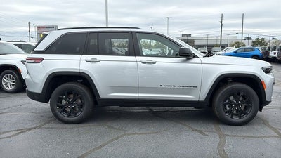 2026 Jeep Grand Cherokee GRAND CHEROKEE LAREDO ALTITUDE 4X2