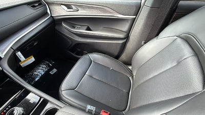 2027 Jeep Grand Cherokee GRAND CHEROKEE LIMITED 4X2
