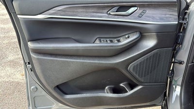 2027 Jeep Grand Cherokee GRAND CHEROKEE LIMITED 4X2