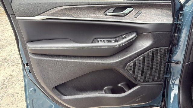 2027 Jeep Grand Cherokee GRAND CHEROKEE LIMITED 4X2