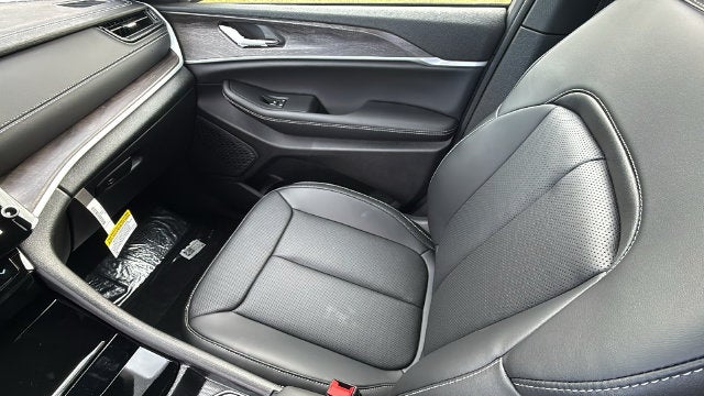2027 Jeep Grand Cherokee GRAND CHEROKEE LIMITED 4X2
