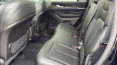 2027 Jeep Grand Cherokee GRAND CHEROKEE LIMITED 4X2