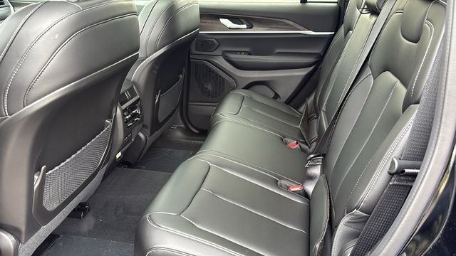 2027 Jeep Grand Cherokee GRAND CHEROKEE LIMITED 4X2