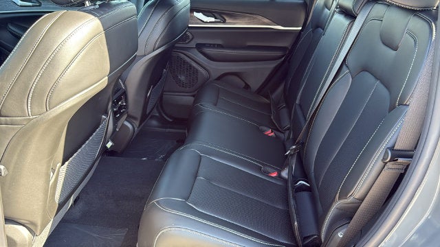 2027 Jeep Grand Cherokee GRAND CHEROKEE LIMITED 4X2