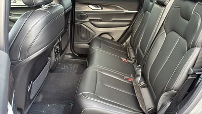 2027 Jeep Grand Cherokee GRAND CHEROKEE LIMITED 4X2