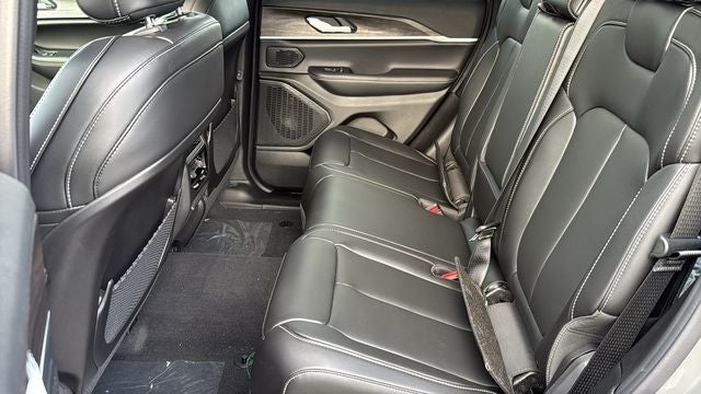 2027 Jeep Grand Cherokee GRAND CHEROKEE LIMITED 4X2