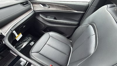 2027 Jeep Grand Cherokee GRAND CHEROKEE LIMITED 4X2