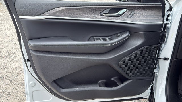 2027 Jeep Grand Cherokee GRAND CHEROKEE LIMITED 4X2