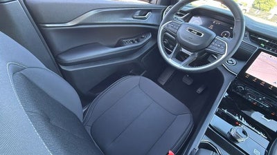 2027 Jeep Grand Cherokee GRAND CHEROKEE LAREDO X 4X4