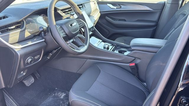 2027 Jeep Grand Cherokee GRAND CHEROKEE LAREDO X 4X4