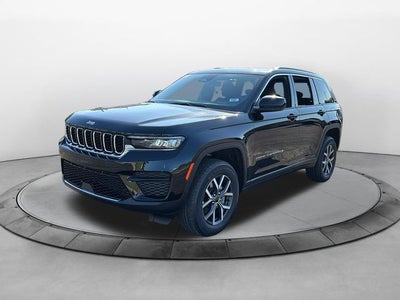 2027 Jeep Grand Cherokee GRAND CHEROKEE LAREDO X 4X4