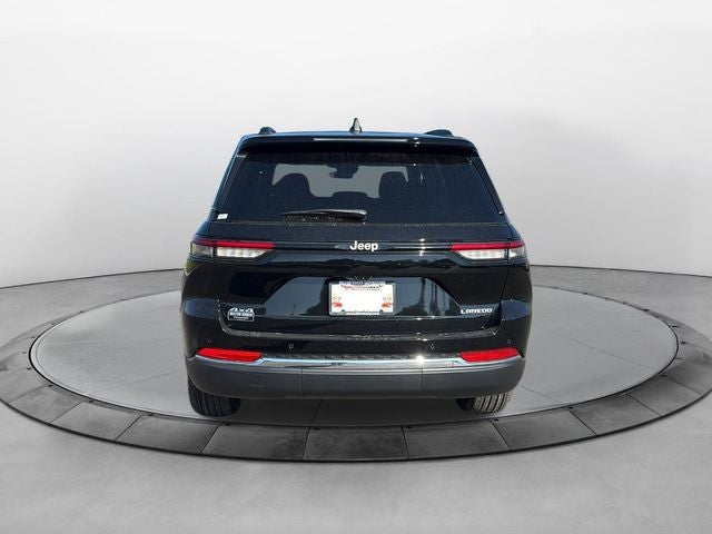 2027 Jeep Grand Cherokee GRAND CHEROKEE LAREDO X 4X4