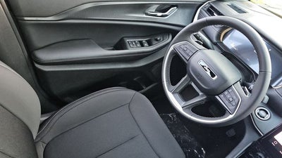 2027 Jeep Grand Cherokee Laredo