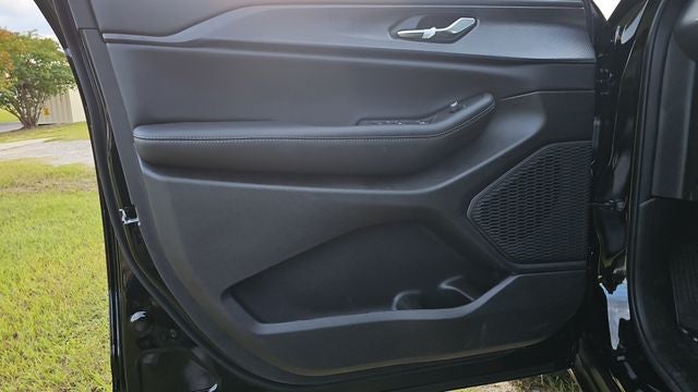 2027 Jeep Grand Cherokee Laredo