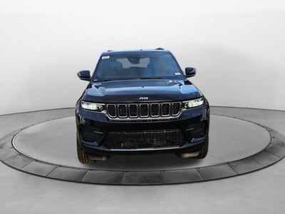 2027 Jeep Grand Cherokee Laredo