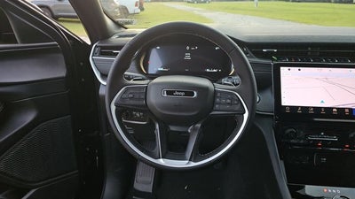2027 Jeep Grand Cherokee Laredo