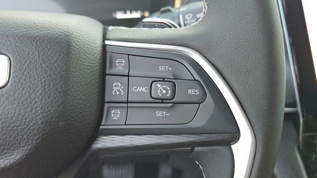 2027 Jeep Grand Cherokee Laredo