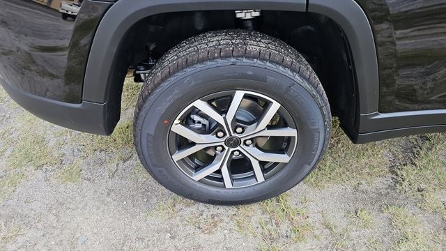 2027 Jeep Grand Cherokee Laredo