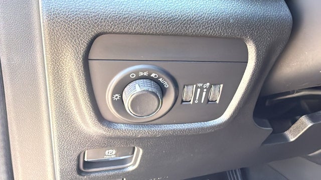 2027 Jeep Grand Cherokee GRAND CHEROKEE LAREDO X 4X4