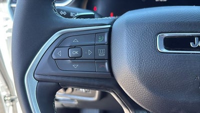 2027 Jeep Grand Cherokee GRAND CHEROKEE LAREDO X 4X4