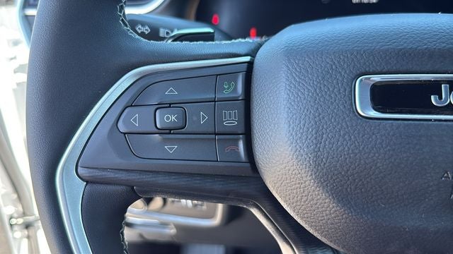 2027 Jeep Grand Cherokee GRAND CHEROKEE LAREDO X 4X4