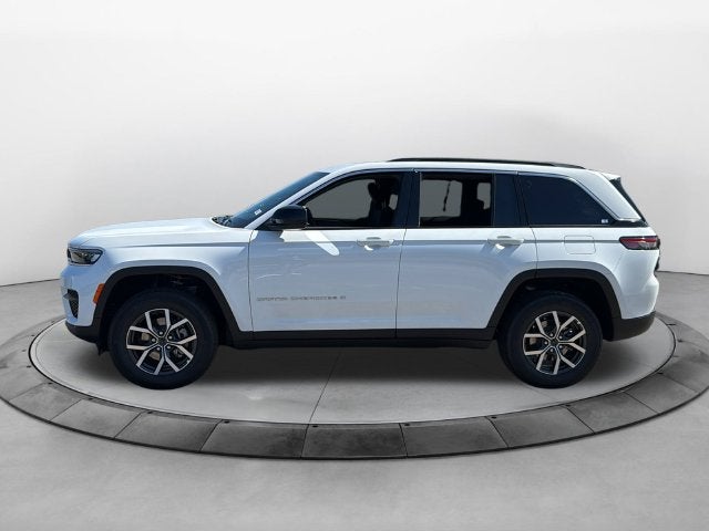 2027 Jeep Grand Cherokee GRAND CHEROKEE LAREDO X 4X4