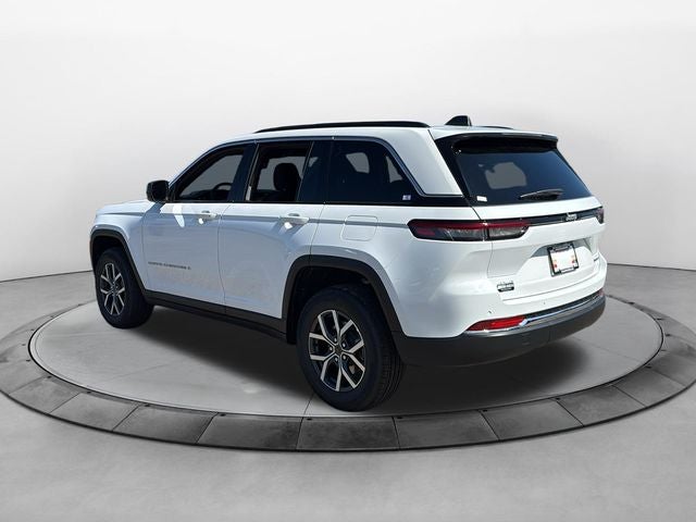2027 Jeep Grand Cherokee GRAND CHEROKEE LAREDO X 4X4