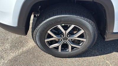 2027 Jeep Grand Cherokee GRAND CHEROKEE LAREDO X 4X4