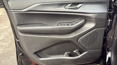2027 Jeep Grand Cherokee GRAND CHEROKEE LAREDO X 4X4
