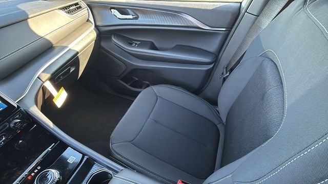 2027 Jeep Grand Cherokee GRAND CHEROKEE LAREDO 4X4