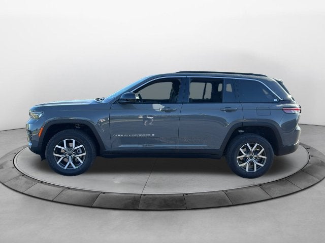 2027 Jeep Grand Cherokee GRAND CHEROKEE LAREDO 4X4