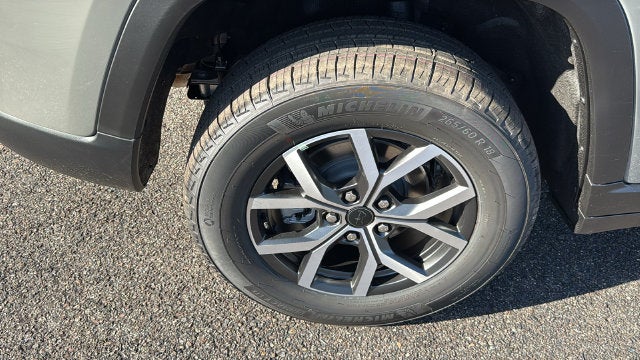 2027 Jeep Grand Cherokee GRAND CHEROKEE LAREDO 4X4