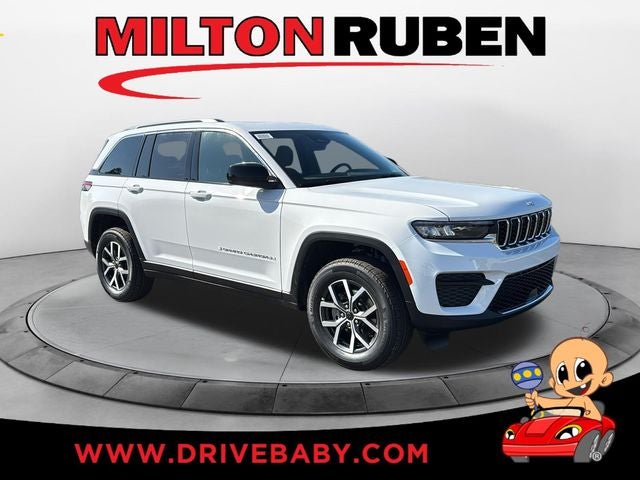 2027 Jeep Grand Cherokee GRAND CHEROKEE LAREDO X 4X4