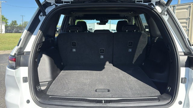 2027 Jeep Grand Cherokee GRAND CHEROKEE LAREDO X 4X4